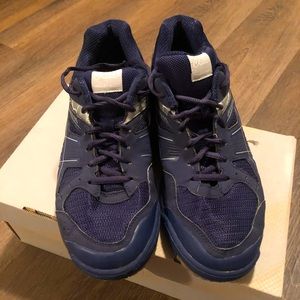 Asics Women’s Navy Volleyball Shoes / Size: 10
